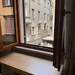 App 2 Bedr 2 Bathr 5