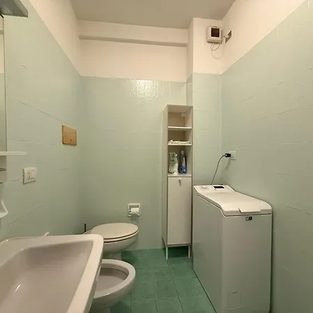 App 2 Bedr 2 Bathr 5