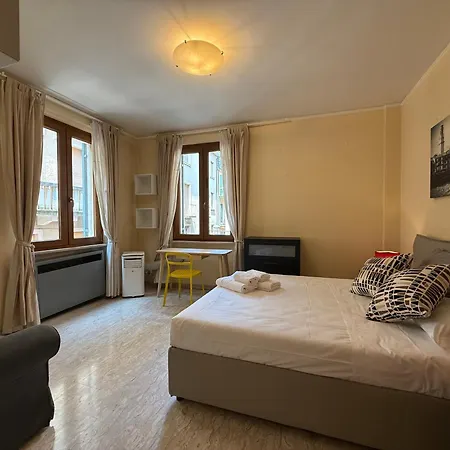 App 2 Bedr 2 Bathr 5