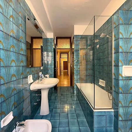 App 2 Bedr 2 Bathr 5