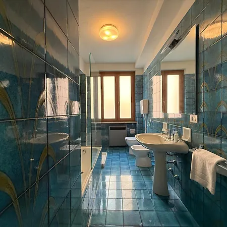 App 2 Bedr 2 Bathr 5